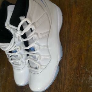 Men White High-Top Sneakers low legend blue 11 authentic